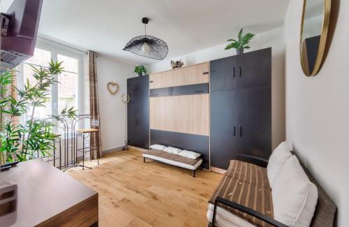 Malakoff Apartment | Comfortable Studio Near Paris with Child-Friendly Amenities