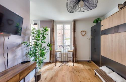 Malakoff Apartment | Comfortable Studio Near Paris with Child-Friendly Amenities