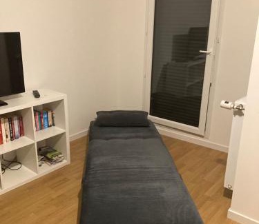 Center Apartment | Family-Friendly Stay at Agréable T 2 in Evry Courcouronnes