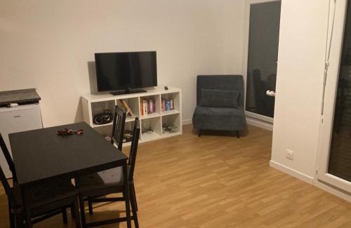 Center Apartment | Family-Friendly Stay at Agréable T 2 in Evry Courcouronnes