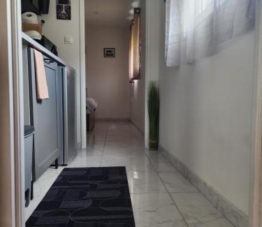 Singles Apartment | Central T2 Apartment - 10 Min from Train Station, Rated 9.3