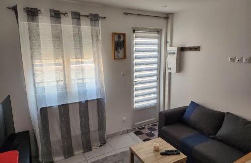 Singles Apartment | Central T2 Apartment - 10 Min from Train Station, Rated 9.3