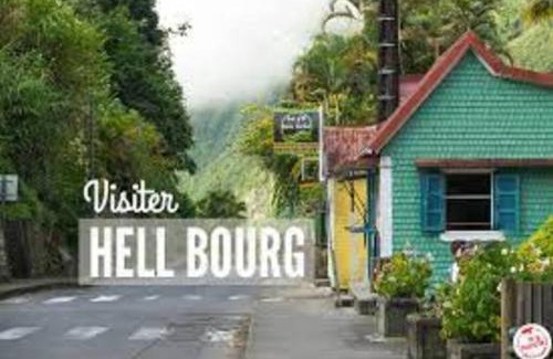Sainte-Suzanne House | Family-Friendly Villa with Pool and BBQ for Memorable Stays