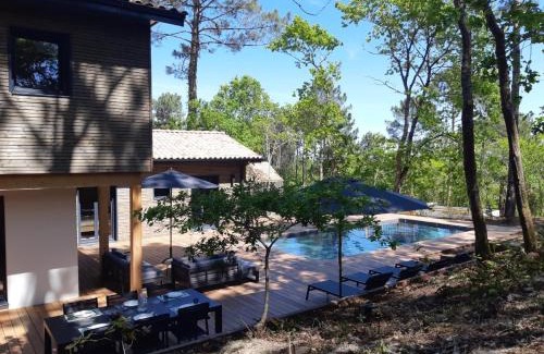 Biscarrosse Villa | Delightful Villa Domaine du Golf with Heated Pool & Pets Welcome