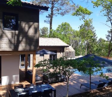 Biscarrosse Villa | Delightful Villa Domaine du Golf with Heated Pool & Pets Welcome