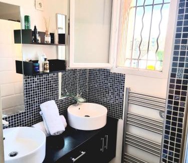 Rognac House | Lovely Ocean View Villa for 8 Guests - Rated 8.6/10