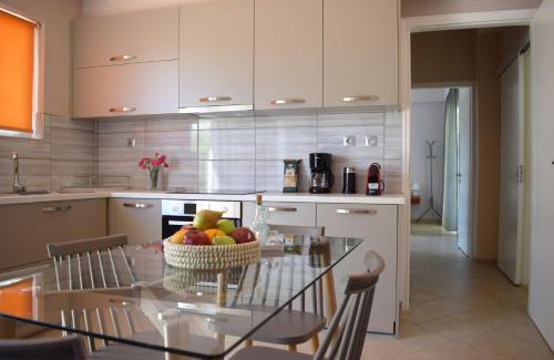 Limeniskos House | Pet-Friendly Agrabeli Cottage in Platanos - Rated 10/10