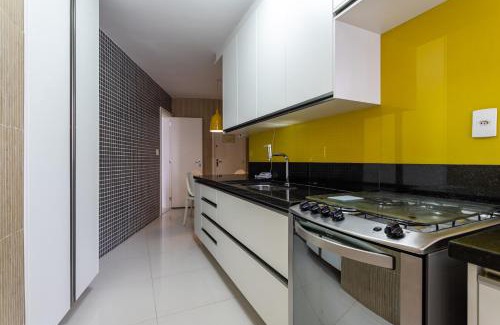 Barra da Tijuca Apartment | Idyllic Oceanfront Retreat at Barra da Tijuca - LC703
