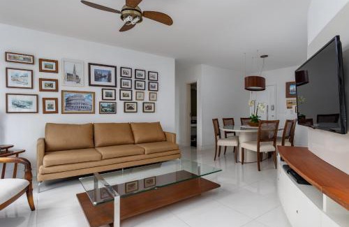 Barra da Tijuca Apartment | Idyllic Oceanfront Retreat at Barra da Tijuca - LC703