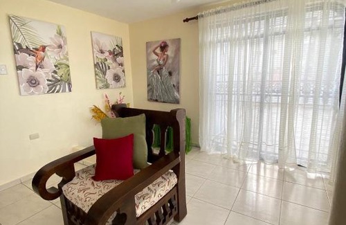 Santiago Province House | Guest Rated: Agradable Casa with Private Parking for Families