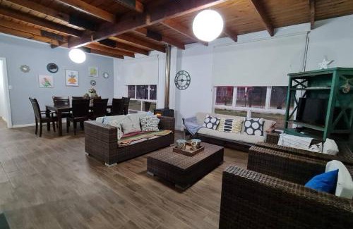 Quillon House | Delightful Retreat with Hot Tub, Pool & 9.8/10 Rating