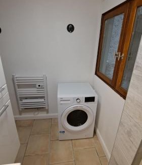 Toul Apartment | Modern Apartment in Central Toul - Pet Friendly Retreat