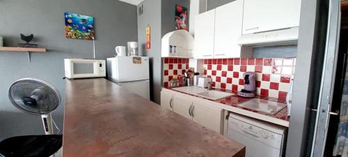 Valras-Plage Apartment | Cozy Studio Cabin with Sea View, Steps from the Beach