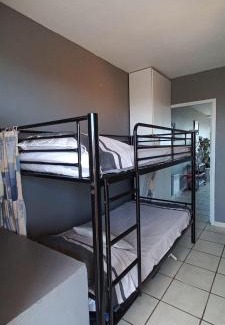 Valras-Plage Apartment | Cozy Studio Cabin with Sea View, Steps from the Beach