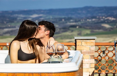Chianni Apartment | Pet-Friendly Agri Apartment La Terrazza with Ocean Views