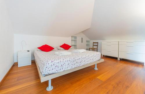 Rezza Apartment | Oceanfront Relaxation at AGRI SUITE View - La Bilaia