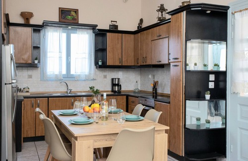 Kampos House | Discover Agriolivadi View House with Spa and Hot Tub