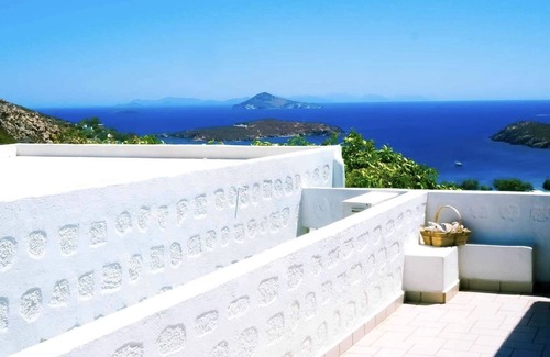 Kampos House | Discover Agriolivadi View House with Spa and Hot Tub