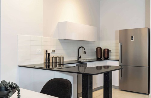Jerusalem City Centre Condo | Rated 10/10: Inviting Sanctuary in the Heart of Jerusalem