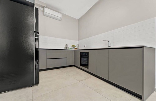 Jerusalem City Centre Condo | Rated 10/10: Inviting Sanctuary in the Heart of Jerusalem
