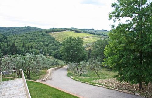 San Casciano in Val di Pesa House | Discover AGRITURISMO VICOLABATE: 4-Star Oceanfront Retreat