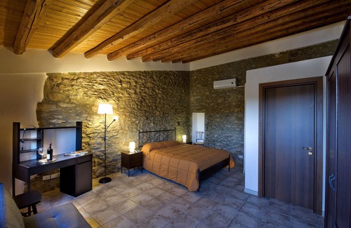 Caltagirone House | Relax at AgriturCostabaira: Pool, Spa & Family-Friendly Fun