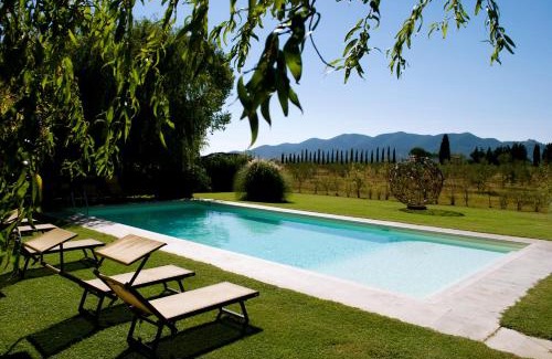 Montorsaio House | Inviting Agriturismo Podere il Leccio with Ocean View Pool
