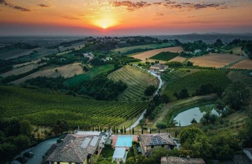 Villabianca House | Discover Agriturismo Acetaia Sereni: Oceanfront Retreat