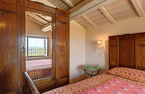 Colmurano House | Pet-Friendly Retreat at Agriturismo Agra Mater - Rated 9/10