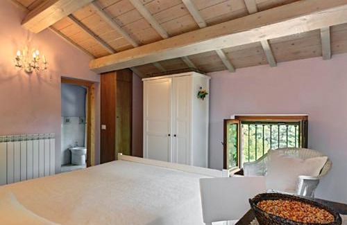 Colmurano House | Pet-Friendly Retreat at Agriturismo Agra Mater - Rated 9/10