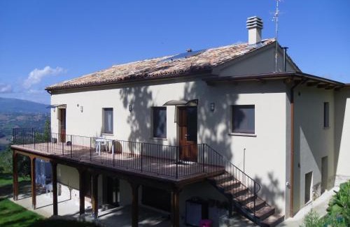 Smerillo House | Guest Rated 10/10 at Agriturismo Amargi - Pet Friendly Stay
