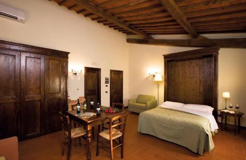 Terranuova Bracciolini House | Pet-Friendly Agriturismo Antico Borgo Poggitazzi Retreat