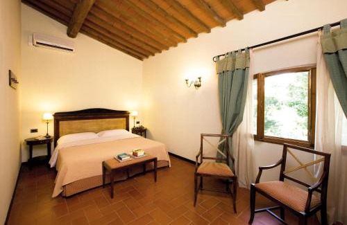 Terranuova Bracciolini House | Pet-Friendly Agriturismo Antico Borgo Poggitazzi Retreat