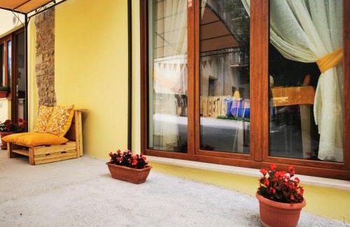 Roccadaspide Bed & Breakfast | Inviting Agriturismo B&B Il Girasole with Breakfast Included
