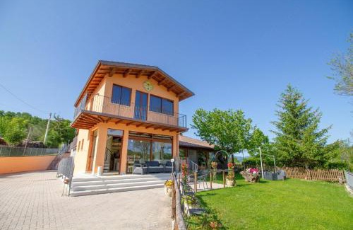Serravalle House | Charming Agriturismo Baldassari: Pet Friendly & Hot Tub