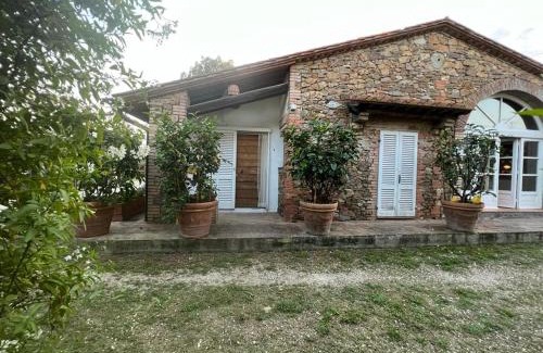 Piombino House | Pet-Friendly Getaway at Agriturismo Baratti, Rated 8/10