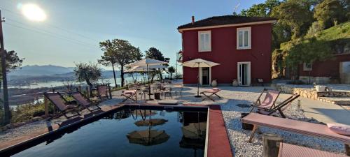 La Spezia House | Relax at Agriturismo Belvedere: Oceanfront Bliss Awaits