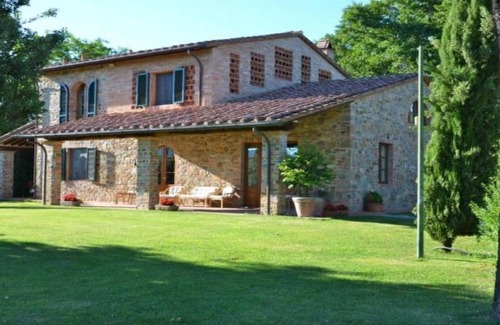 Orentano House | Discover Agriturismo Borgo ai Lecci: An Idyllic Villa Retreat
