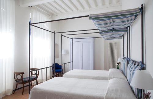 Simignano House | Inviting Agriturismo Borgo Personatina with Ocean Views