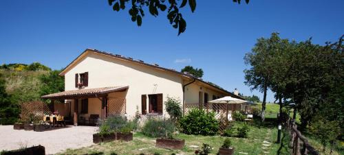 Cagli House | Pet-Friendly Agriturismo Bufano with Oceanfront Pool