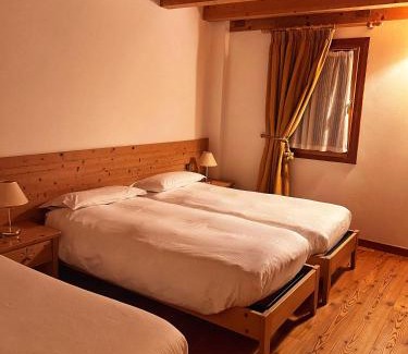 Taibon Agordino House | Highly Rated Agriturismo Busa dei Sbrase: Family Friendly Retreat