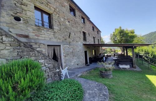 Palazzuolo sul Senio House | Pet-Friendly Agriturismo Cà Nova with Great Dining & Kids' Fun