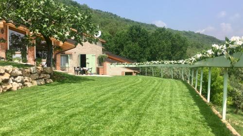 Nord-Est House | Discover Agriturismo Caranatura: 4-Star Pet-Friendly Retreat
