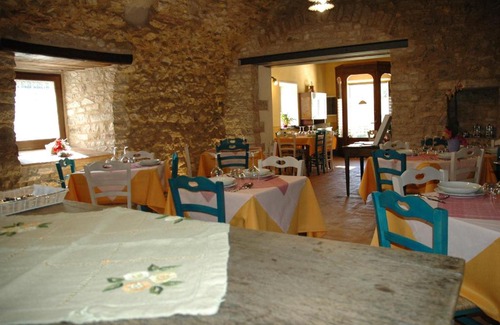 Cerreto di Spoleto House | Pet-Friendly Agriturismo Casale La Palombara Awaits You