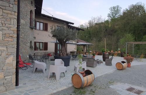 Santo Stefano Belbo House | Discover Agriturismo Cascina L'Arché: 9/10 Guest Rated Retreat