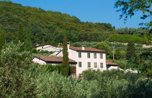 Nord-Est House | Experience Agriturismo Casa Rosa: Family-Friendly Retreat