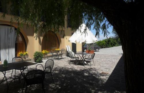 Roddi House | Pet-Friendly Agriturismo Cascina Barin with 10/10 Rating