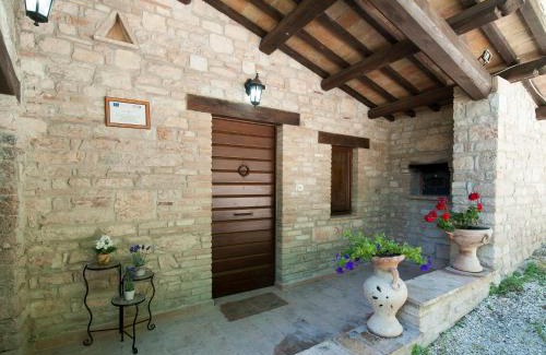 Cessapalombo House | Pet-Friendly Getaway at Coldipietra with Pool & Kitchen