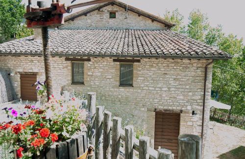 Cessapalombo House | Pet-Friendly Getaway at Coldipietra with Pool & Kitchen