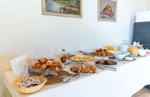 Ponti sul Mincio House | Cozy Agriturismo Colle Dei Pivi: Pet-Friendly Oasis with Spa
